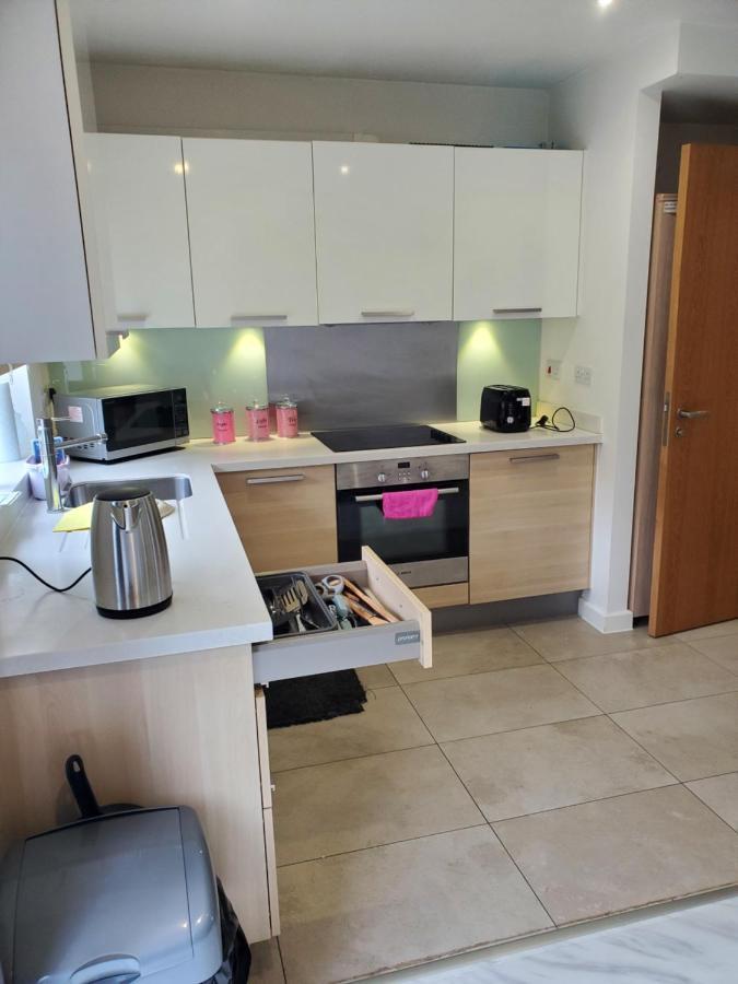 مانشستر Beautiful & Elegant 2 Bed Room House المظهر الخارجي الصورة