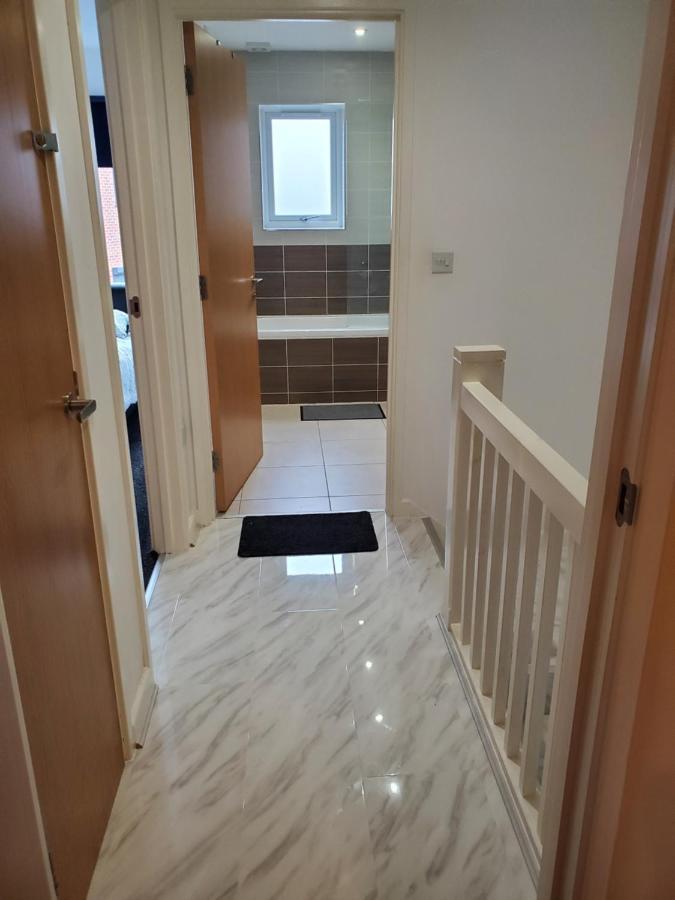 مانشستر Beautiful & Elegant 2 Bed Room House المظهر الخارجي الصورة